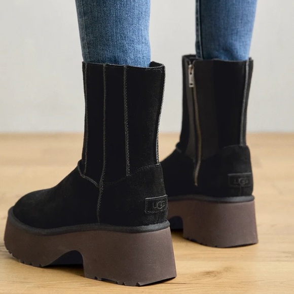 UGG Women's Classic Twin Seam New Heights Black Platform Boots Size: 9 NWT. - Picture 1 of 14